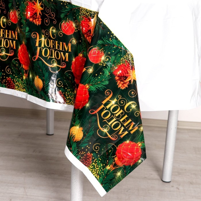 Новогодняя скатерть одноразовая &laquo;С новым годом&raquo; 137х180 см