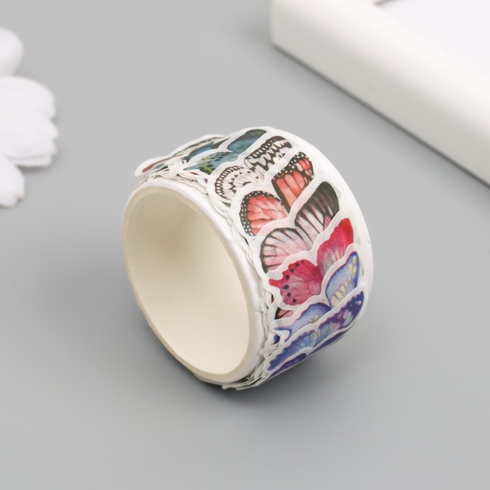 Наклейка бумага Наклейка бумага "Разноцветные бабочки" d=2 см 100 шт в рулоне 3,5х3,5 см