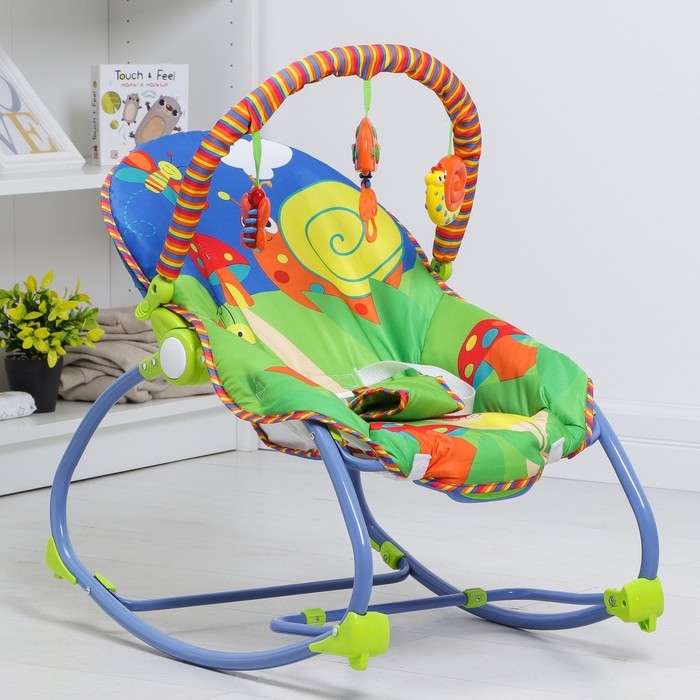 Шезлонг «Улитка и друзья», с погремушками Шезлонг «Улитка и друзья», с погремушками