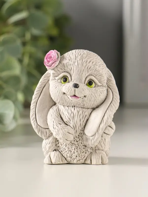 Статуэтка "Кролик с цветком" 7х5х4 см, серый