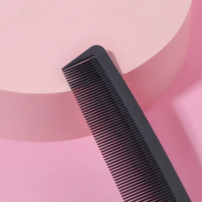 Расчёска антистатическая, комбинированная, карбон, 22.7×3.2 (±1) см, чёрная Расчёска антистатическая, комбинированная, карбон, 22.7×3.2 (±1) см, чёрная