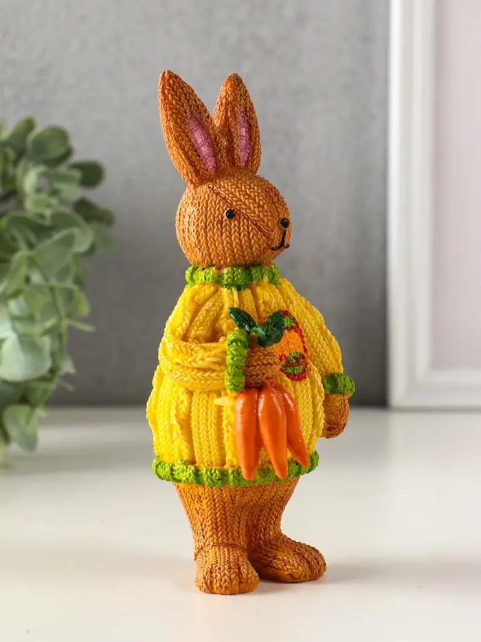 Сувенир полистоун "Заяц в вязанном свитере с охапкой моркови" 6,5х6,5х15,5 см Сувенир полистоун "Заяц в вязанном свитере с охапкой моркови" 6,5х6,5х15,5 см