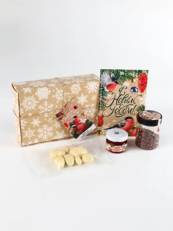 Набор новогодний  Набор новогодний "Здоровья и душевного тепла": джем, чай, орехи