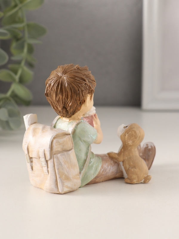 Сувенир полистоун Сувенир полистоун "Мальчишка с рюкзаком и щенком, ест мороженое" 9,5х5х8,5 см