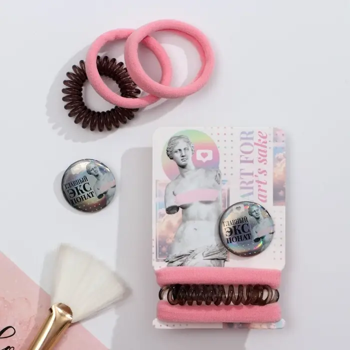 Резинки для волос 3 шт. и значок «Главный экспонат»