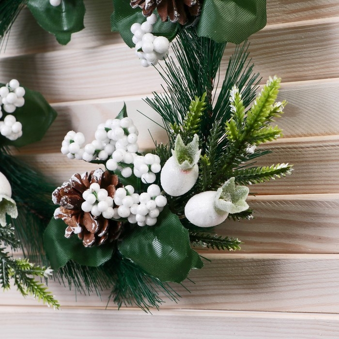 Новогодний венок d-19 см «Зимнее волшебство. Элит» на дверь, на стену, декор ягодки, шишки Новогодний венок d-19 см «Зимнее волшебство. Элит» на дверь, на стену, декор ягодки, шишки