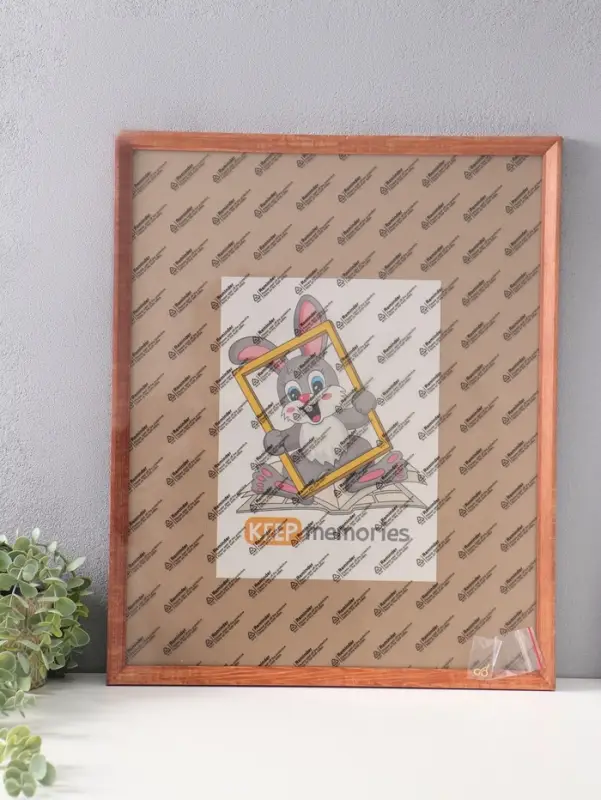 Фоторамка дерево 40х50 см, орех №2 (пластиковый экран)