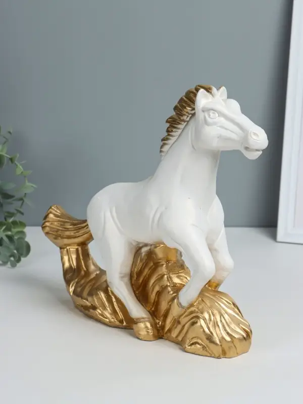 Копилка Копилка "Конь на ветру" 28х32х9,5 см, белый с золотом