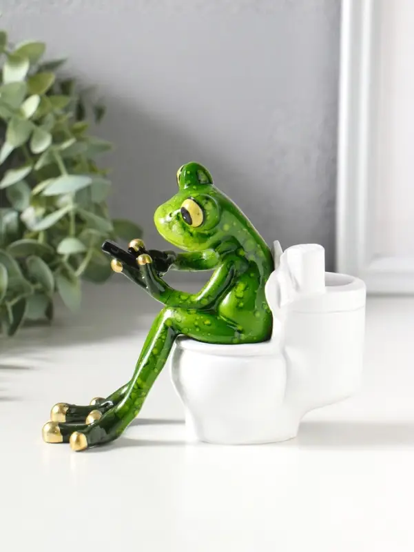 Фигурка полистоун лак &laquo;Лягушонок на унитазе с телефоном&raquo;, 12.5&times;8&times;11 см