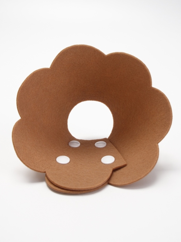 Ветеринарный воротник из фетра  Ветеринарный воротник из фетра "Ромашка", размер L, коричневый