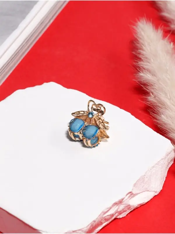 Крабик для волос &laquo;Арфея&raquo;, вишенки, 2.3 см, золотистый МИКС