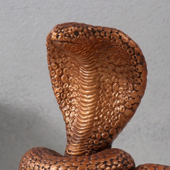 Копилка  Копилка "КОБРА НА СУНДУКЕ "  20 х17 х 12 см.