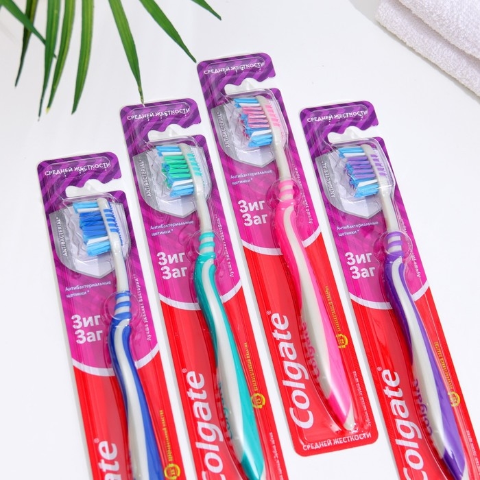 Зубная щётка Colgate «ЗигЗаг», средней жесткости