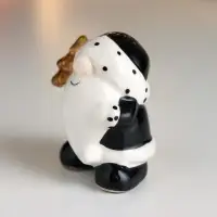 Сувенир керамика "Дедушка Мороз, чёрный кафтан и колпак в горох, золотая ёлочка" 7,8х7х6 см