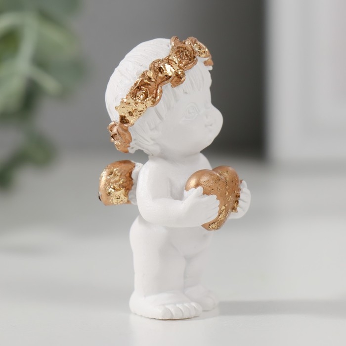 Сувенир полистоун Сувенир полистоун "Ангелочек в венке с сердечком" белый с золотом 5,2х2,5х2,7 см