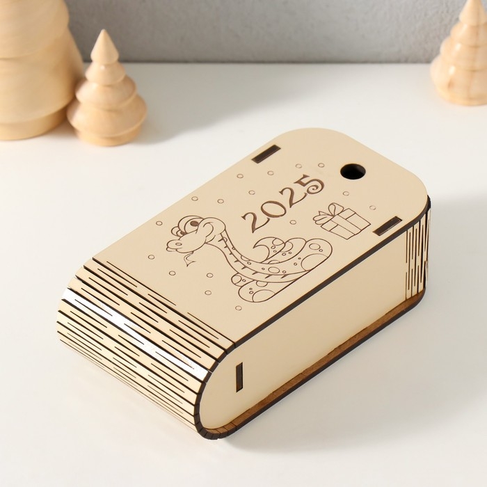 Новогодняя шкатулка  Новогодняя шкатулка "Змея. Удачи" 13х7х4