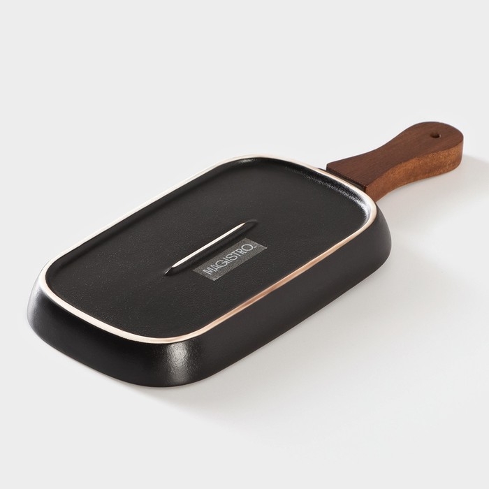 Блюдо фарфоровое для подачи с бамбуковой ручкой Magistro «Галактика», 29×12×2,2 см, цвет чёрный Блюдо фарфоровое для подачи с бамбуковой ручкой Magistro «Галактика», 29×12×2,2 см, цвет чёрный