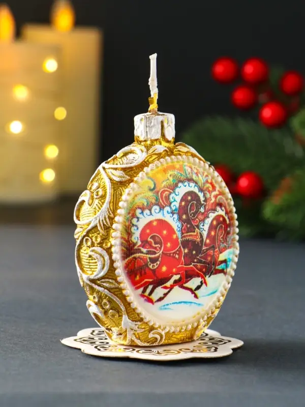 Свеча новогодняя "Шар узорный. Три коня" золотой, 7,2х3,8х8,5 см