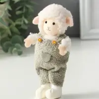 Сувенир  "Белый барашек в зелёно-сером комбинезоне" 4х6,5х13 см