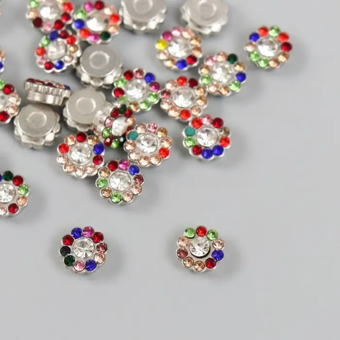 Декор для творчества пластик "Цветок цветные кристаллы" набор 30 шт серебро 0,8х0,8 см 975092