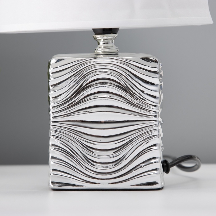 Настольная лампа с абажуром RISALUX «Авейро», Е14, 40 Вт, хром, 18×18×28 см Настольная лампа с абажуром RISALUX «Авейро», Е14, 40 Вт, хром, 18×18×28 см