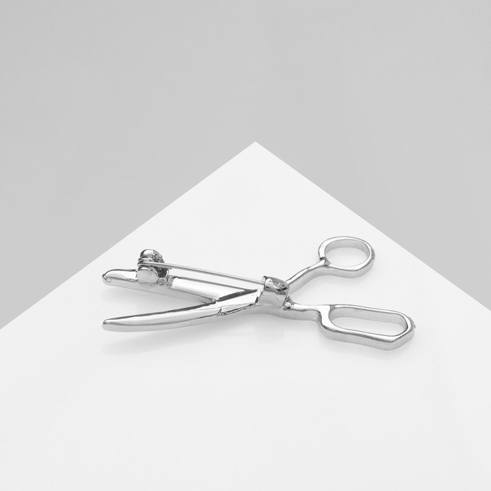 Брошь «Ножницы», цвет белый в серебре Брошь «Ножницы», цвет белый в серебре