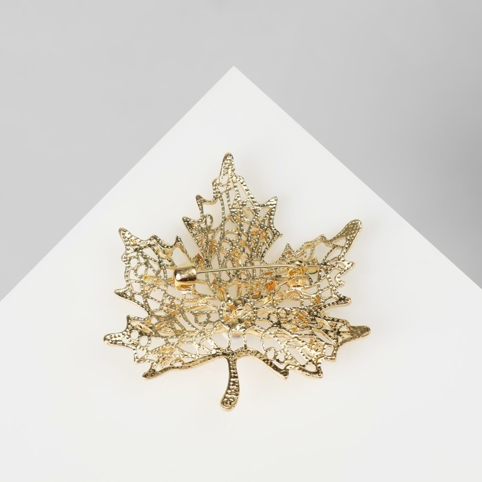 Брошь «Лист кленовый», цвет бело-зелёный в золоте Брошь «Лист кленовый», цвет бело-зелёный в золоте