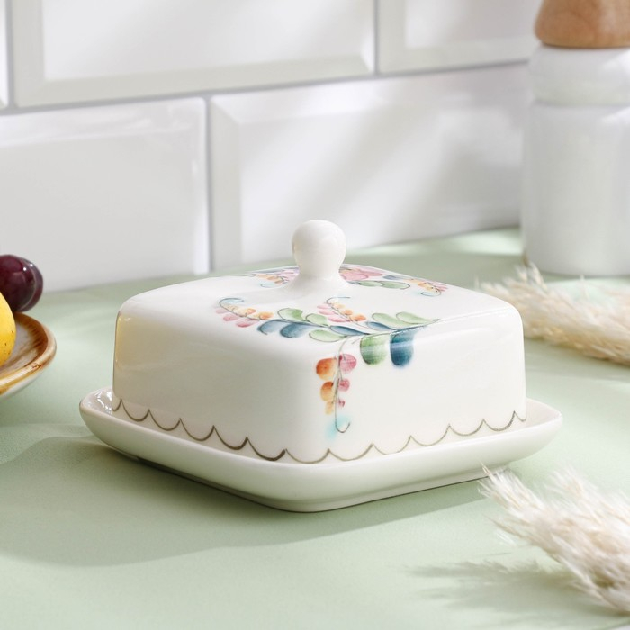 Маслёнка «Майская», на 1/2 пачки, 11,9×11,9×8,1 см, 1 сорт, авт. Алдошина Л.В. Маслёнка «Майская», на 1/2 пачки, 11,9×11,9×8,1 см, 1 сорт, авт. Алдошина Л.В.