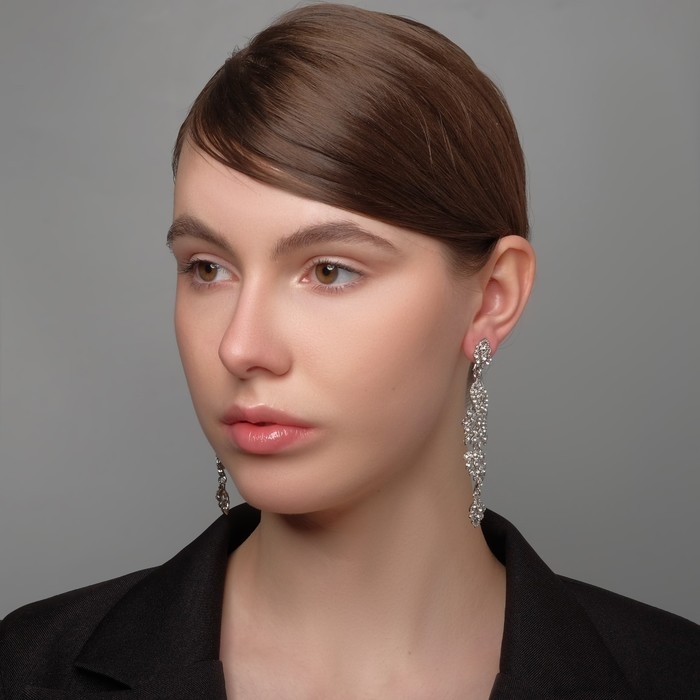 Серьги висячие со стразами «Ажурные» восторг, цвет белый в серебре, 9 см Серьги висячие со стразами «Ажурные» восторг, цвет белый в серебре, 9 см