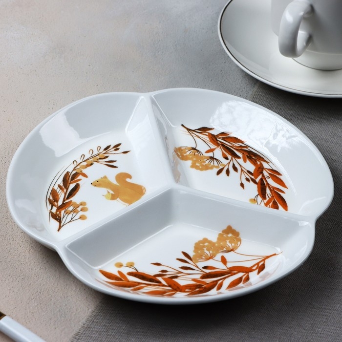 Менажница керамическая «Белочка», 19 см, цвет белый Менажница керамическая «Белочка», 19 см, цвет белый