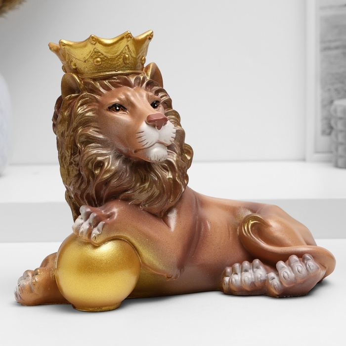 Копилка Копилка "Лев с короной и шаром лежит" 19см