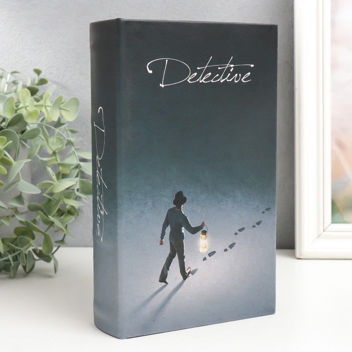Сейф-книга дерево кожзам  Сейф-книга дерево кожзам "Детектив. Человек с фонарём" 21х13х5 см
