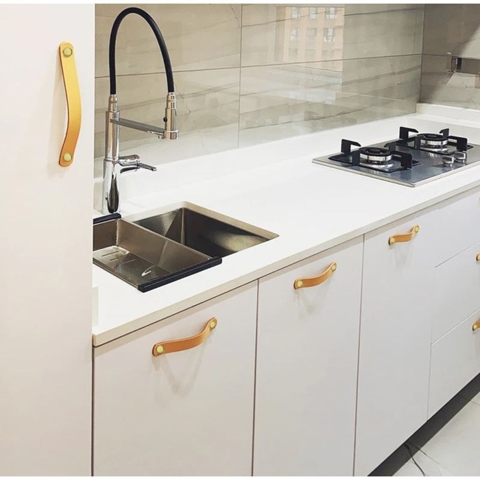 Ручка-скоба CAPPIO RSC010, кожа, м/о 96 мм, цвет бежевый Ручка-скоба CAPPIO RSC010, кожа, м/о 96 мм, цвет бежевый