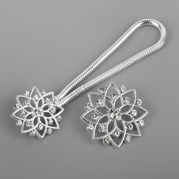 Декоративная застёжка, d = 2,4/3,1 см, цвет серебряный Декоративная застёжка, d = 2,4/3,1 см, цвет серебряный