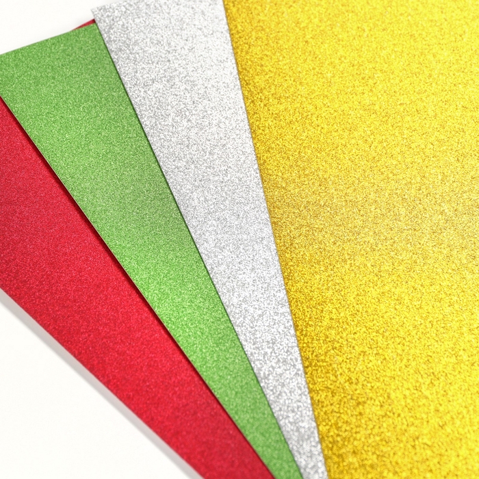 Картон цветной с блёстками, А4, 12 листов, 12 цветов, немелованный, двусторонний, в папке, 250 г/м², Смешарики Картон цветной с блёстками, А4, 12 листов, 12 цветов, немелованный, двусторонний, в папке, 250 г/м², Смешарики