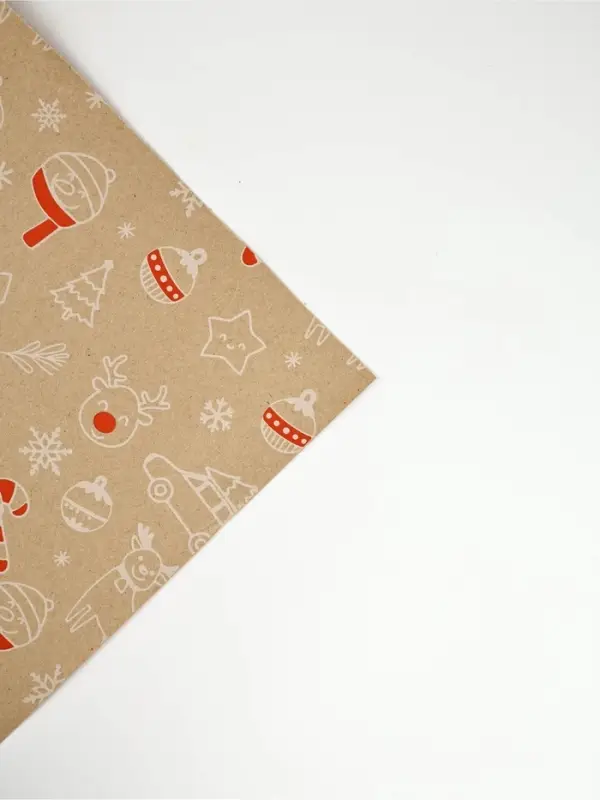 Бумага в тубусе крафтовая в рулоне «Новогодние мотивы», 0.68 × 7 м Бумага в тубусе крафтовая в рулоне «Новогодние мотивы», 0.68 × 7 м