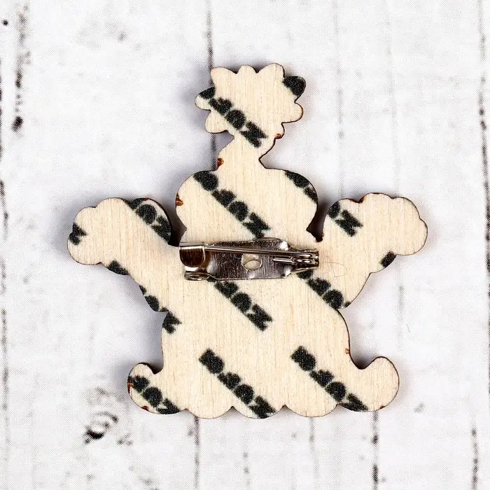 Деревянный значок «Осьми» Деревянный значок «Осьми»