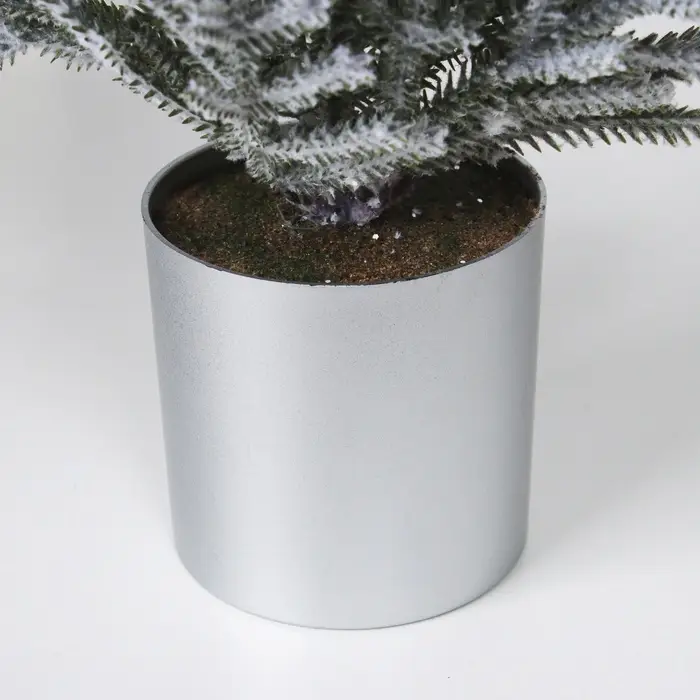 Искусственная ёлка настольная «Зимнее волшебство. Заснеженная» в ведёрке, 30 см, ветки литые отгибаются