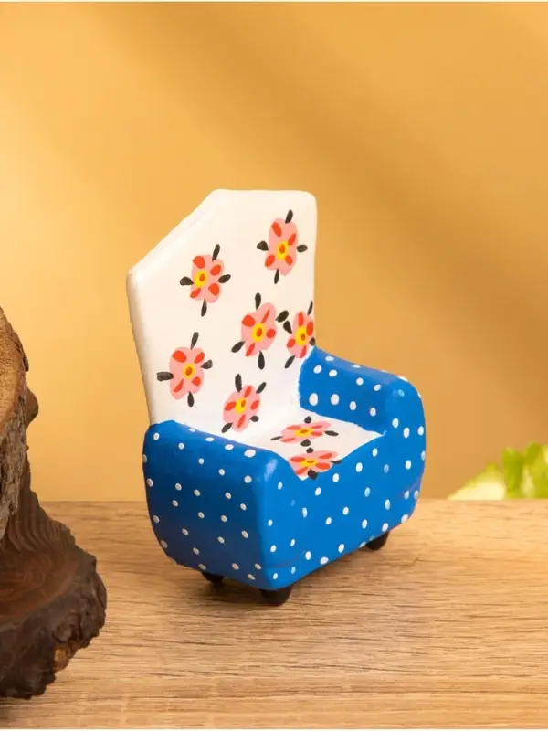 Мебель для кукол &laquo;Кресло с цветами&raquo;, 5&times;3&times;7.5 см, дерево
