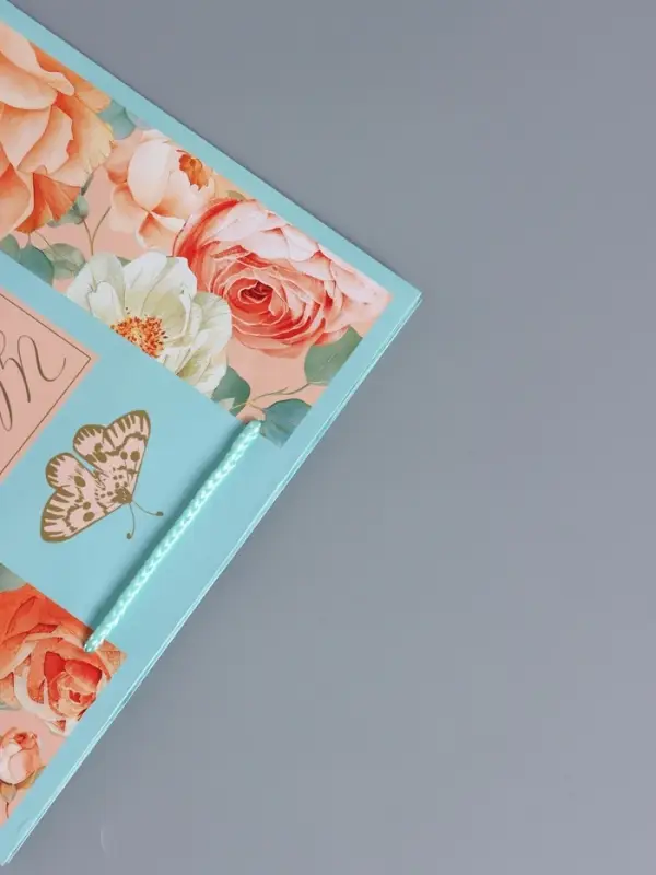 Пакет подарочный "Цвети каждый день" ламинированный 26 х 12 х 32 см