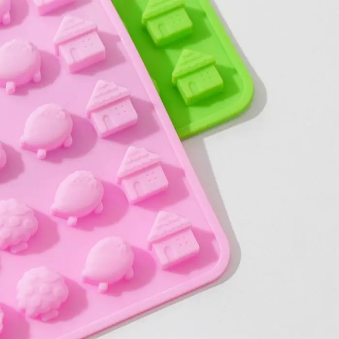 Форма для мармелада «Домик в лесу», силикон, 21×13,7×1 см, 60 ячеек, цвет МИКС Форма для мармелада «Домик в лесу», силикон, 21×13,7×1 см, 60 ячеек, цвет МИКС