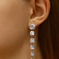 Серьги висячие со стразами &laquo;Змейка&raquo; L= 7.6 см, цвет белый в серебре