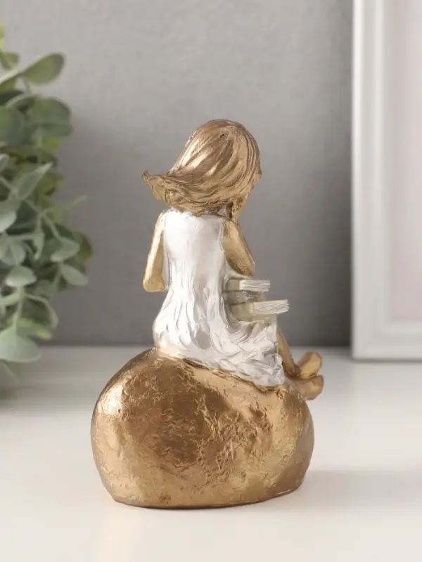 Фигурка полистоун &laquo;Малышка с книгами на камне&raquo;, бронза с серебром, 9&times;5.5&times;12.5 см
