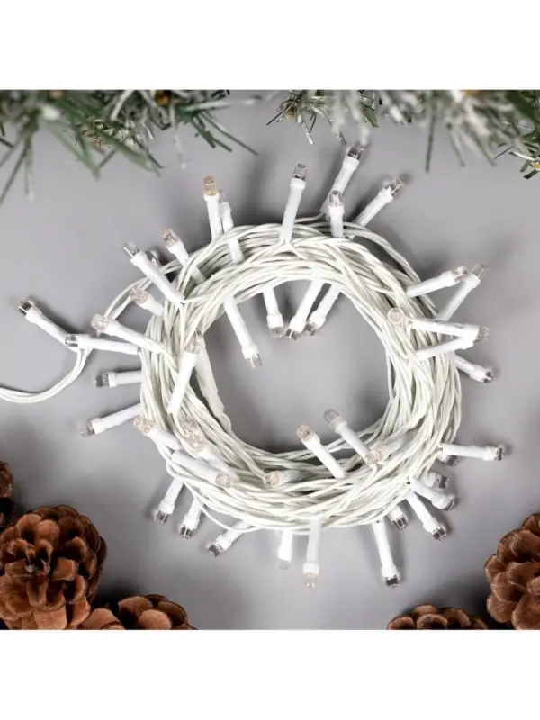 Гирлянда &laquo;Нить&raquo; 5 м, IP20, белая нить, 50 LED, 8 режимов, 220 В, свечение фиолетовое