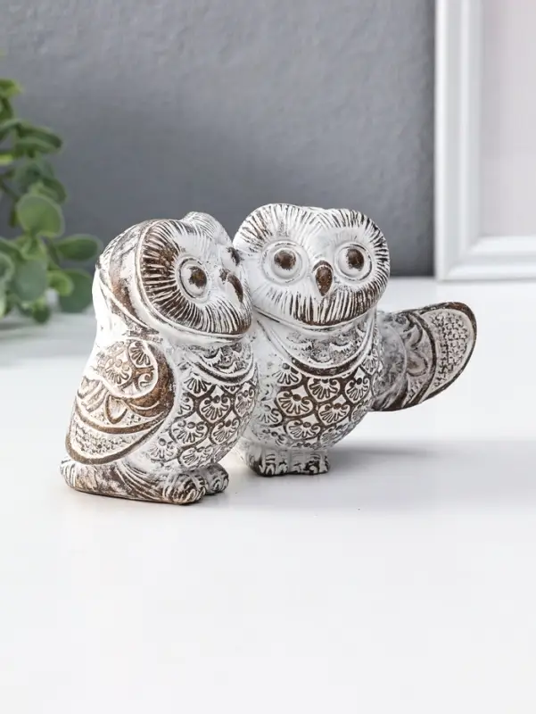 Сувенир полистоун "Совята- объятия" белый с золотой патиной 13,7х8х8,7 см