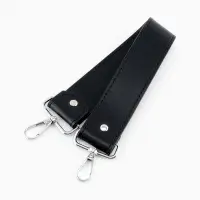 Ручка для сумки, с карабинами, 35&plusmn;1 см &times; 3.5 см, цвет чёрный, серебряный