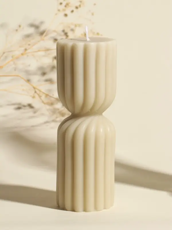 Свеча декоративная &laquo;Афина&raquo;, сливочная, 6&times;6&times;18 см