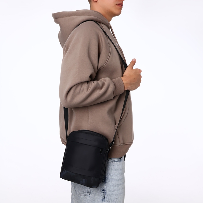 Сумка мужская на молниях, 3 наружных кармана, цвет чёрный Сумка мужская на молниях, 3 наружных кармана, цвет чёрный