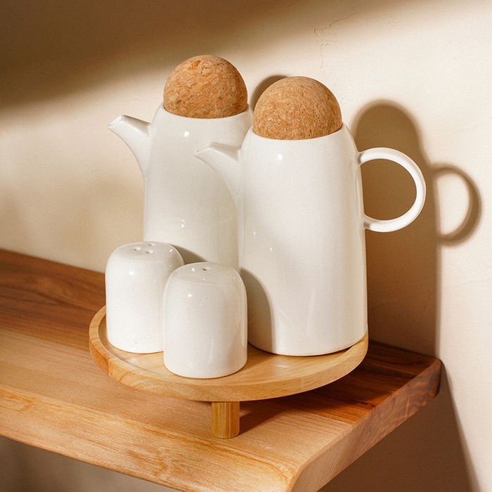 Набор фарфоровый для специй и соусов на деревянной подставке SL Home «Тренто», 5 предметов: 2 соусника 340 мл, 2 банки для специй 60 мл, подставка Набор фарфоровый для специй и соусов на деревянной подставке SL Home «Тренто», 5 предметов: 2 соусника 340 мл, 2 банки для специй 60 мл, подставка