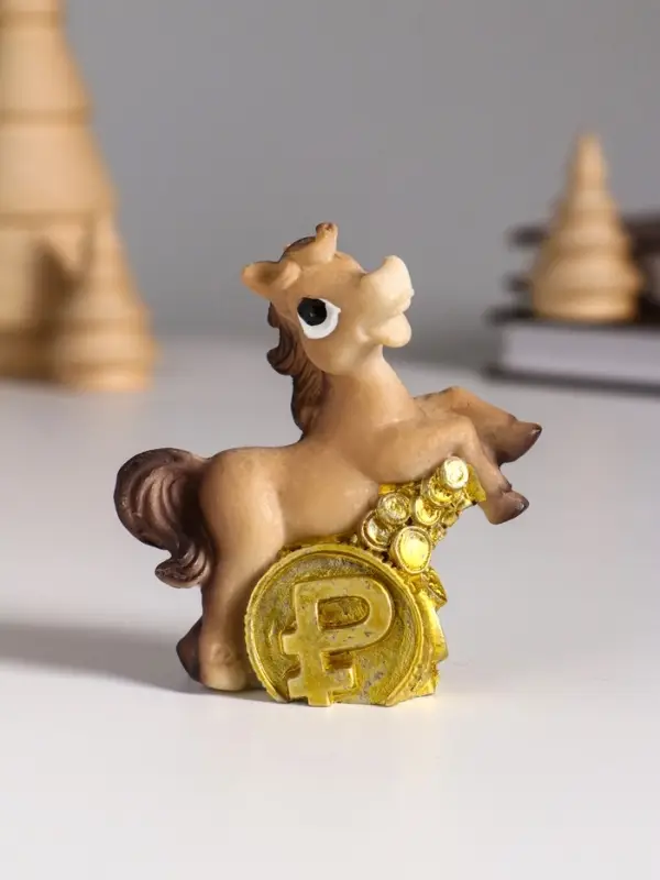 Сувенир полистоун Сувенир полистоун "Лошадка с монетой - рубль" МИКС 6,5х2,6х7 см